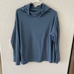 We The Free cow beck bell sleeve tshirt size small